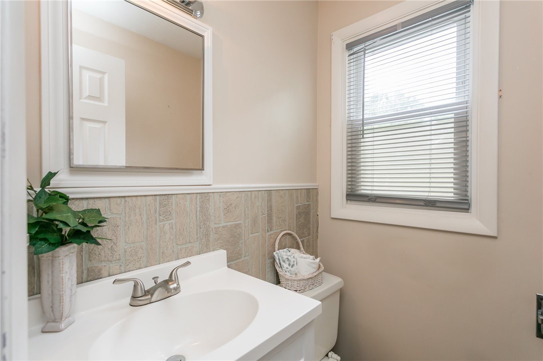 27 Alpine Drive Penfield, NY 14580 - Photo 10 of 30