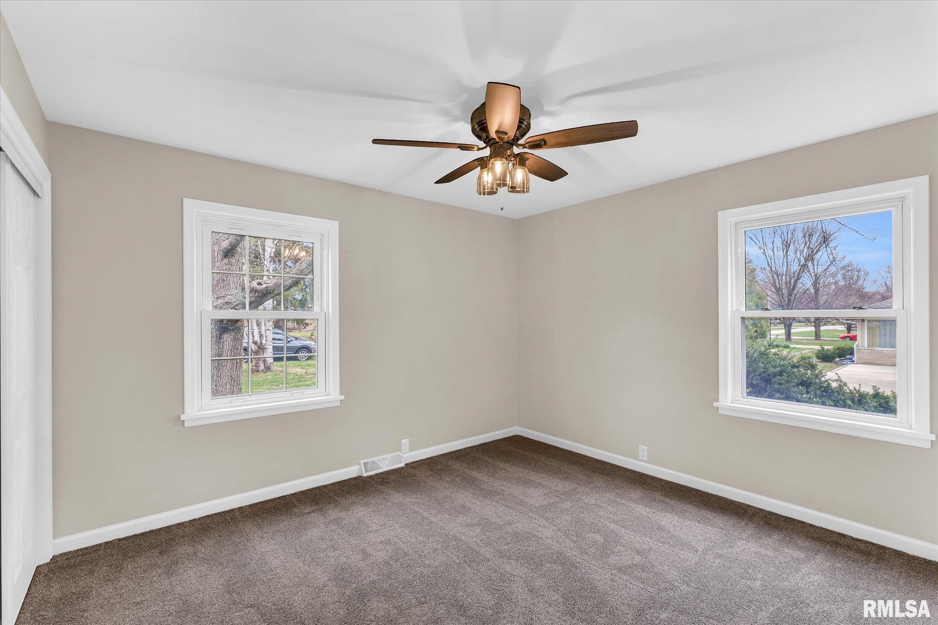 207 West Mark Avenue Decatur, IL 62526 - Photo 10 of 26