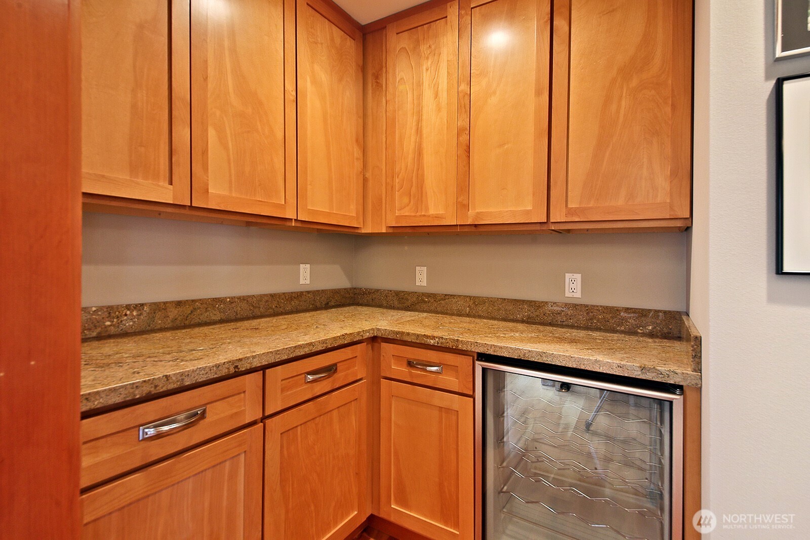 6292 Sahalee Court Clinton, WA 98236 - Photo 12 of 38