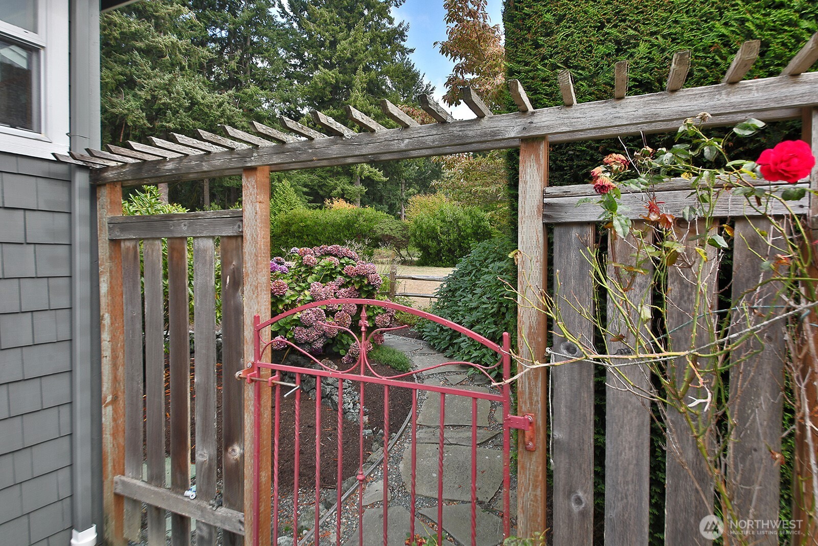 6292 Sahalee Court Clinton, WA 98236 - Photo 26 of 38