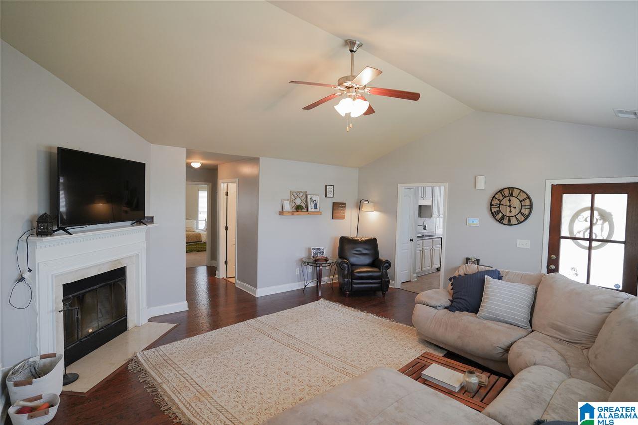 208 Stoney Trail Alabaster, AL 35114 - Photo 6 of 32