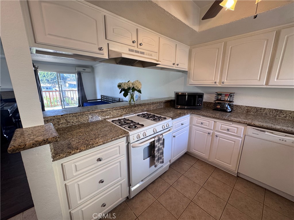 3516 East Ransom Street, Unit 303 Long Beach, CA 90804 - Photo 6 of 32 Gallery Image 6