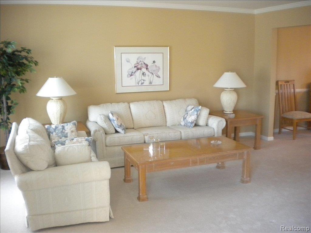 1795 Quincy Drive Rochester, MI 48306 - Photo 6 of 11 FAMILY ROOM