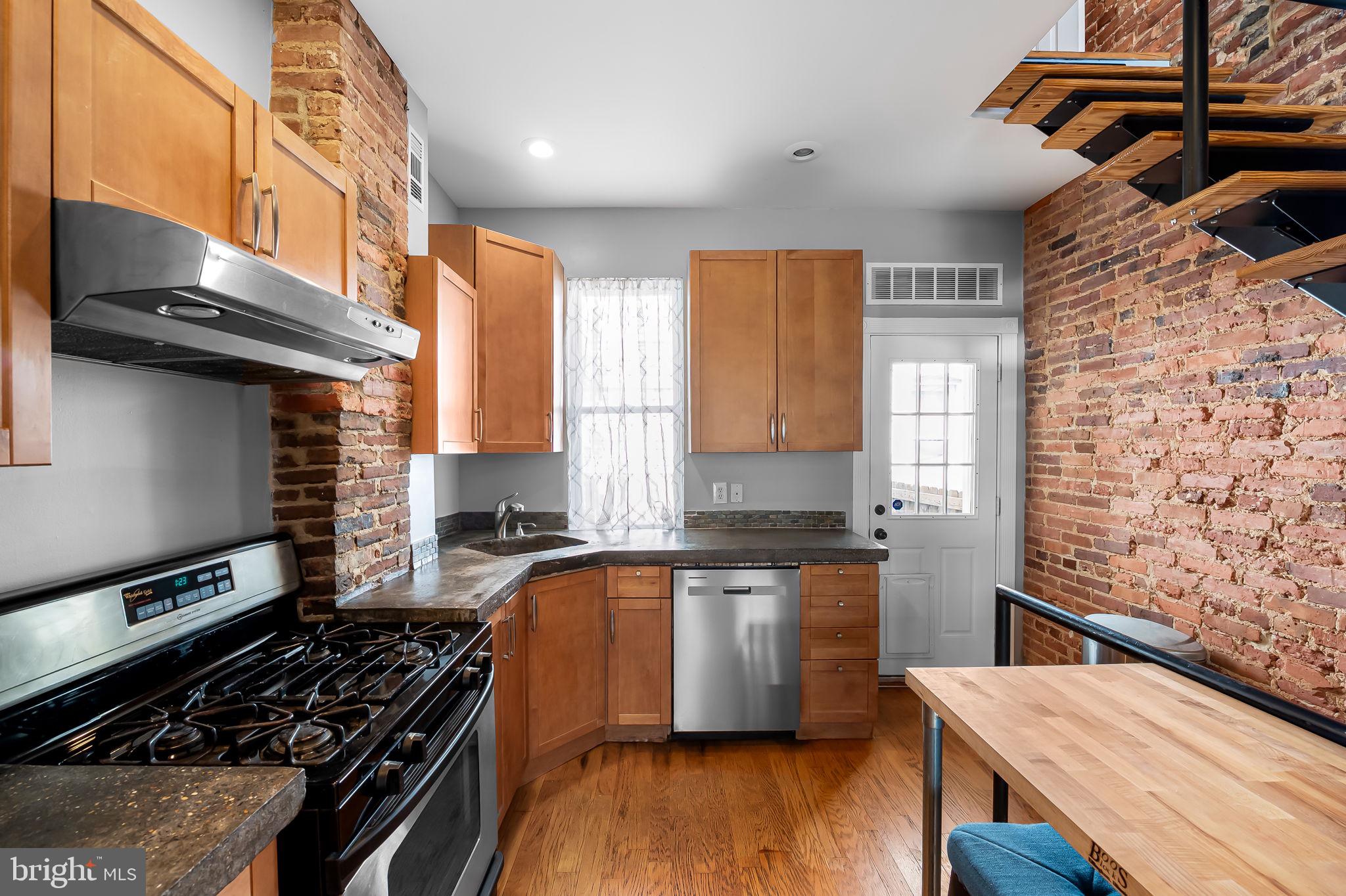 2718 Dillon Street Baltimore, MD 21224 - Photo 12 of 31