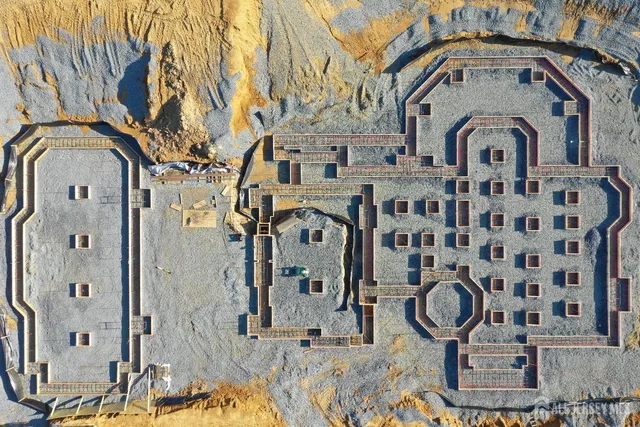 $2,395,000 | 8 Derek Court, Manalapan, NJ 07726