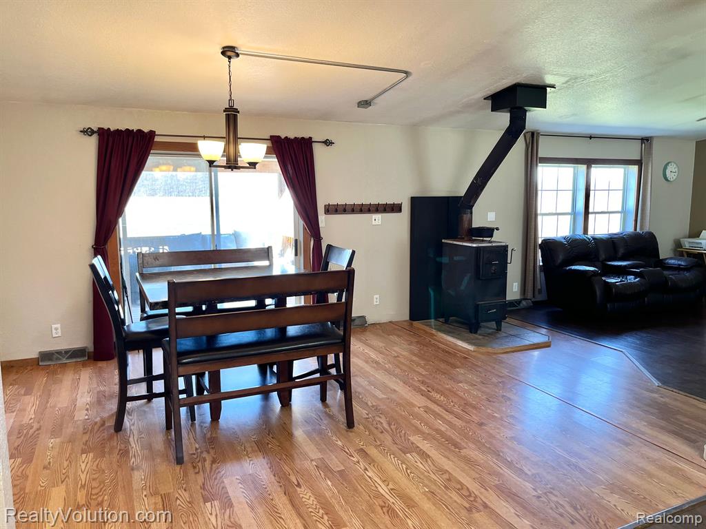 1736 Wheeling Road Imlay City, MI 48444 - Photo 5 of 45