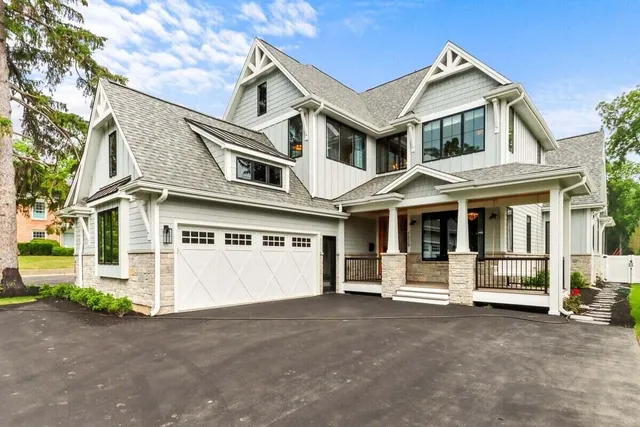 $16,000 | 1229 West Main Street, Lake Geneva, WI 53147