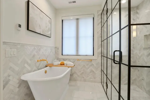 $16,000 | 1229 West Main Street, Lake Geneva, WI 53147