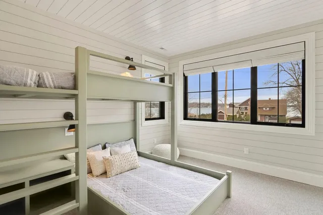 $16,000 | 1229 West Main Street, Lake Geneva, WI 53147