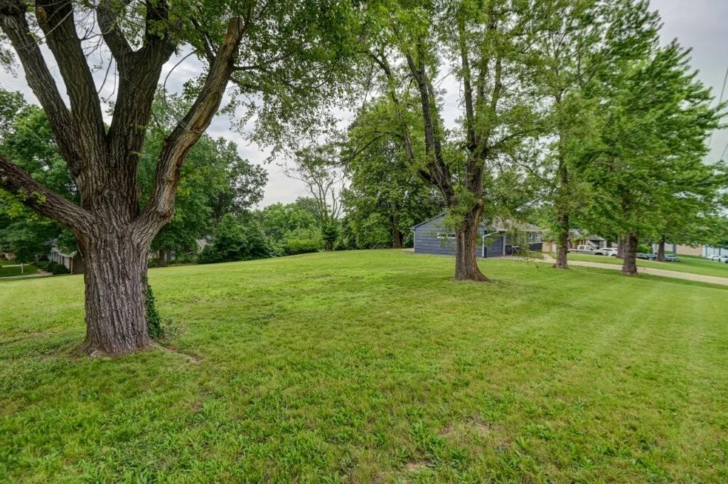 4407 South Phelps Road Independence, MO 64055 - Photo 11 of 32