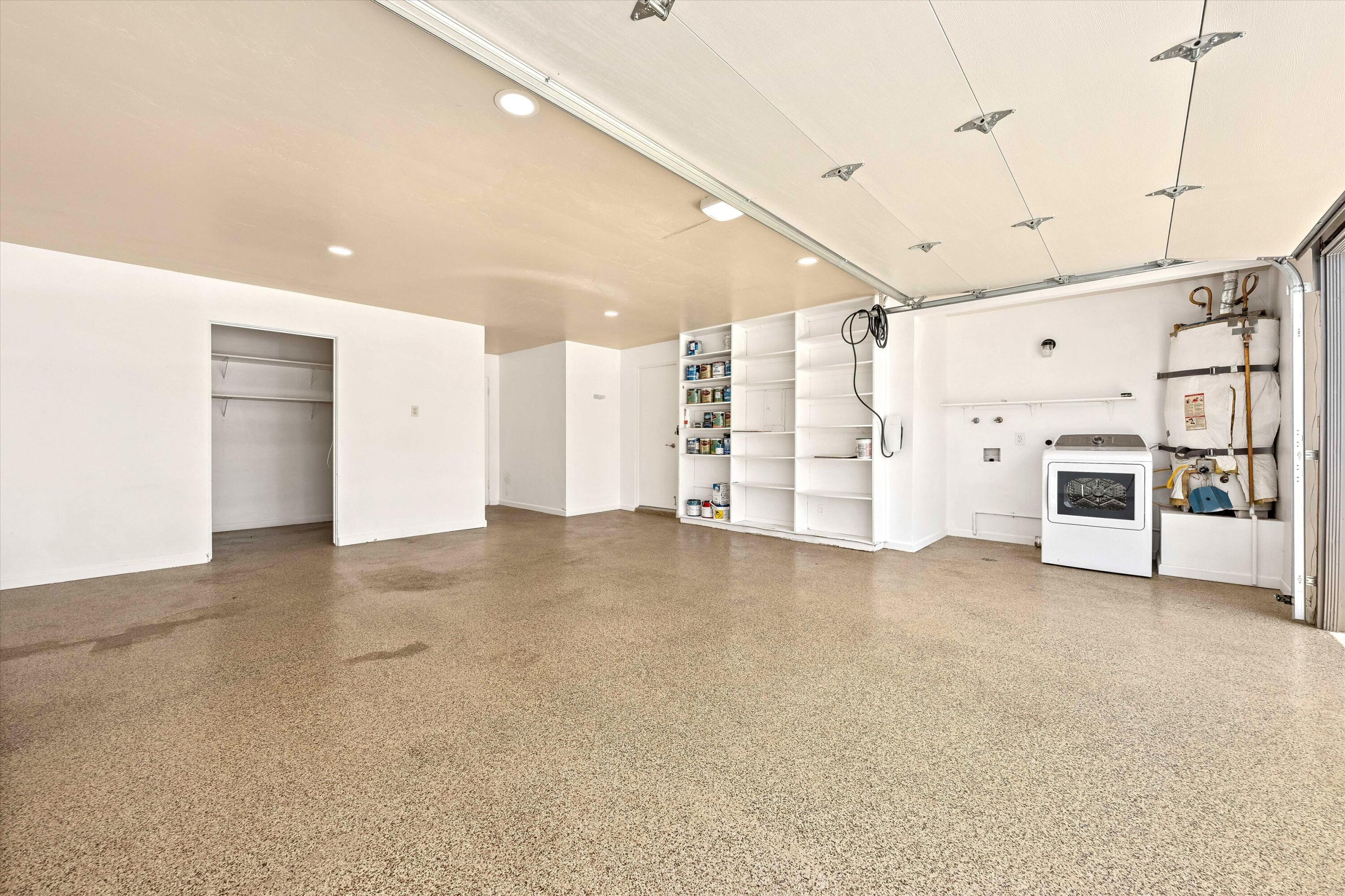 72920 Somera Road Palm Desert, CA 92260 - Photo 28 of 49 a view of a livingroom with closet