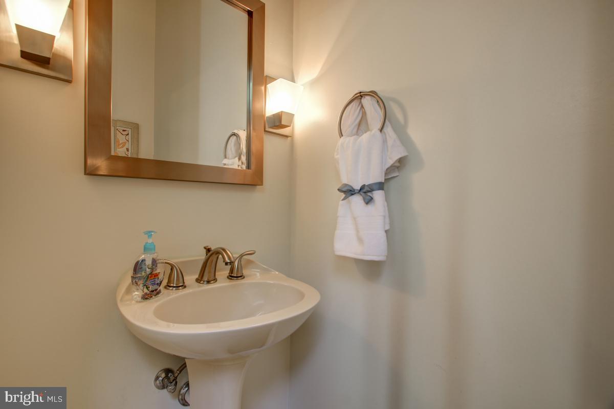 3856 Inverness Road Fairfax, VA 22033 - Photo 21 of 42 Updated Half Bath on Main Level