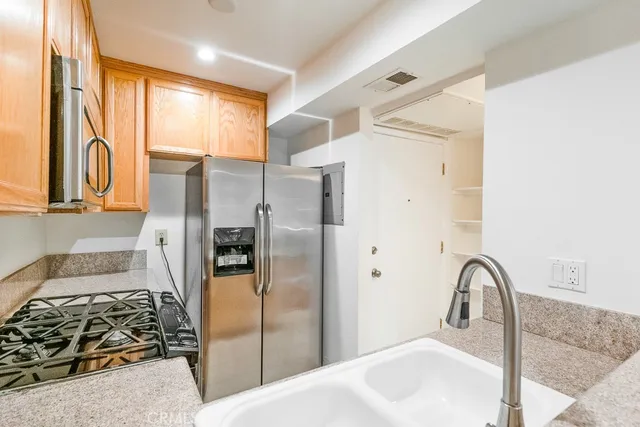 $1,850 | 5325 Newcastle Avenue, Unit 130, Encino, CA 91316