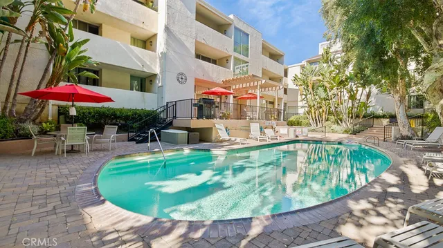 $1,850 | 5325 Newcastle Avenue, Unit 130, Encino, CA 91316