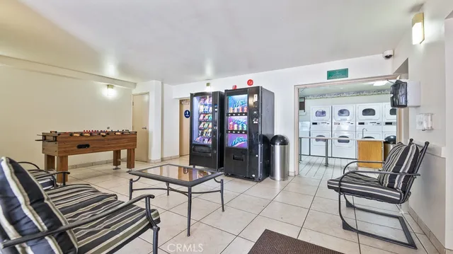 $1,850 | 5325 Newcastle Avenue, Unit 130, Encino, CA 91316