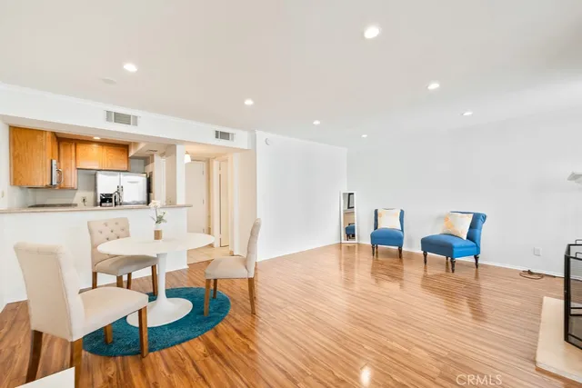 $1,850 | 5325 Newcastle Avenue, Unit 130, Encino, CA 91316