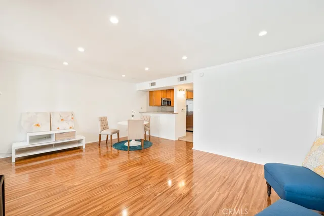 $1,850 | 5325 Newcastle Avenue, Unit 130, Encino, CA 91316