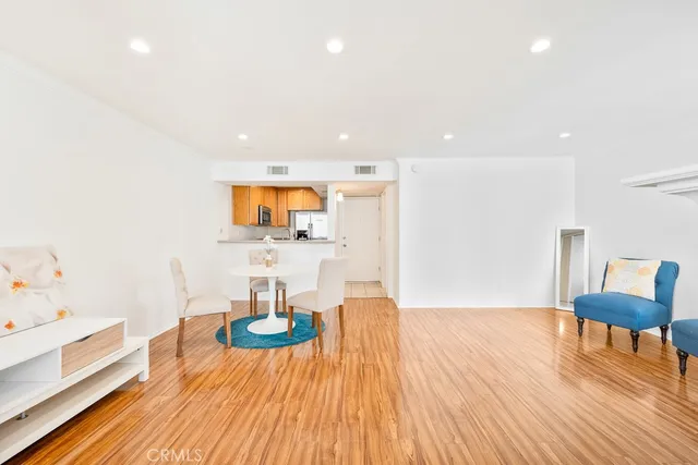 $1,850 | 5325 Newcastle Avenue, Unit 130, Encino, CA 91316