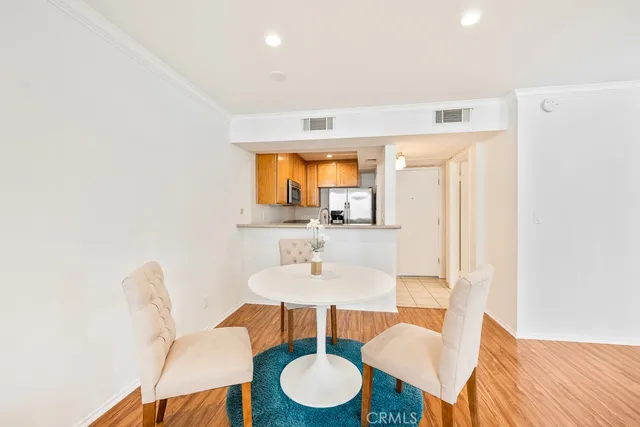 $1,850 | 5325 Newcastle Avenue, Unit 130, Encino, CA 91316