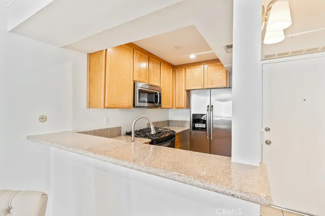 $1,850 | 5325 Newcastle Avenue, Unit 130, Encino, CA 91316