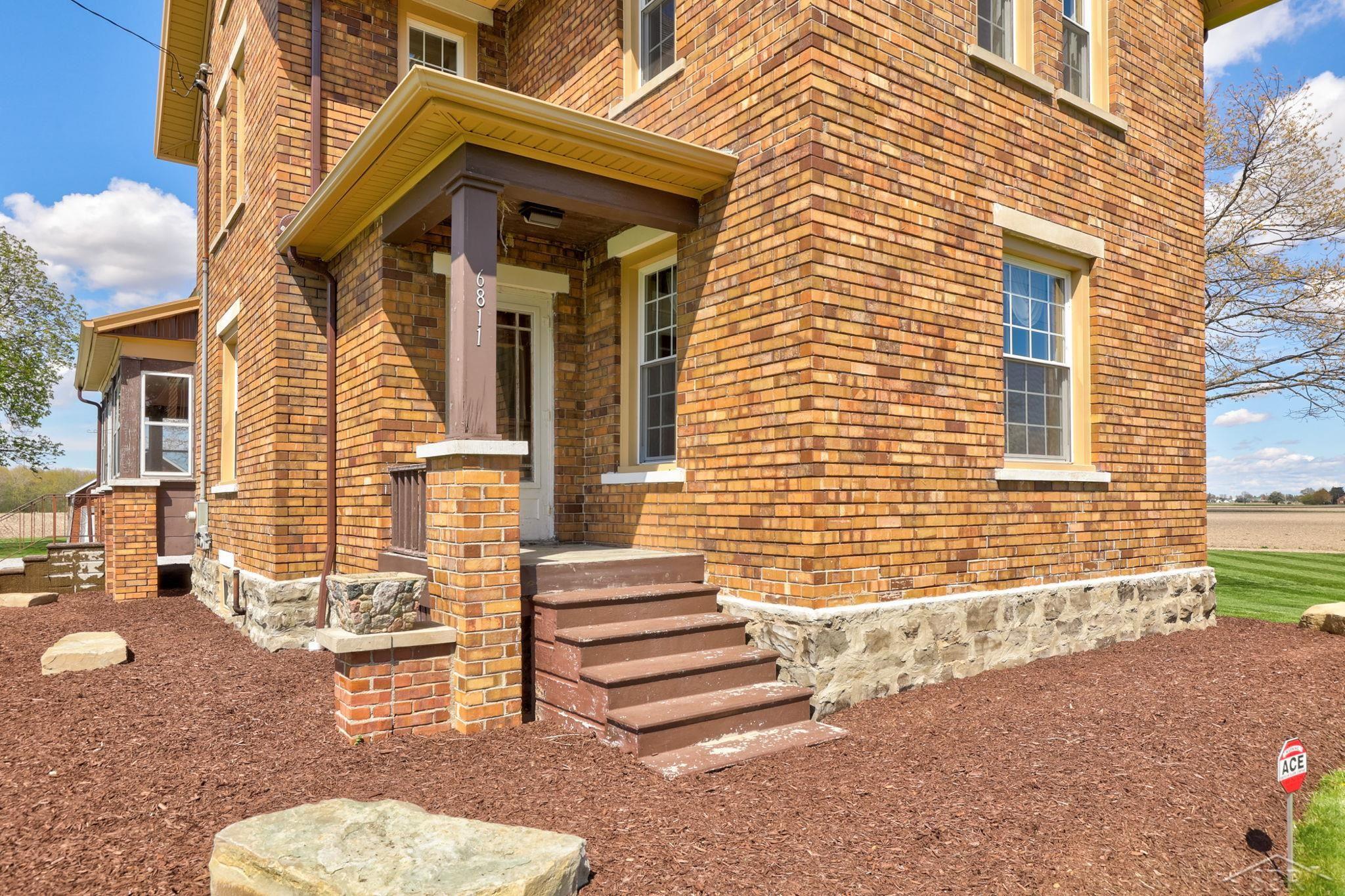 6811 Hess Road Saginaw, MI 48601 - Photo 7 of 59 50108697-6.JPG