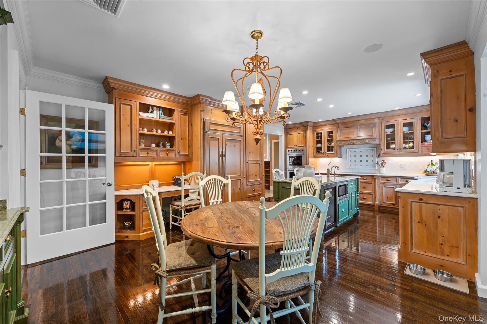 11 Hickory Road Woodmere, NY 11598 - Photo 17 of 50 BUILT IN DESK