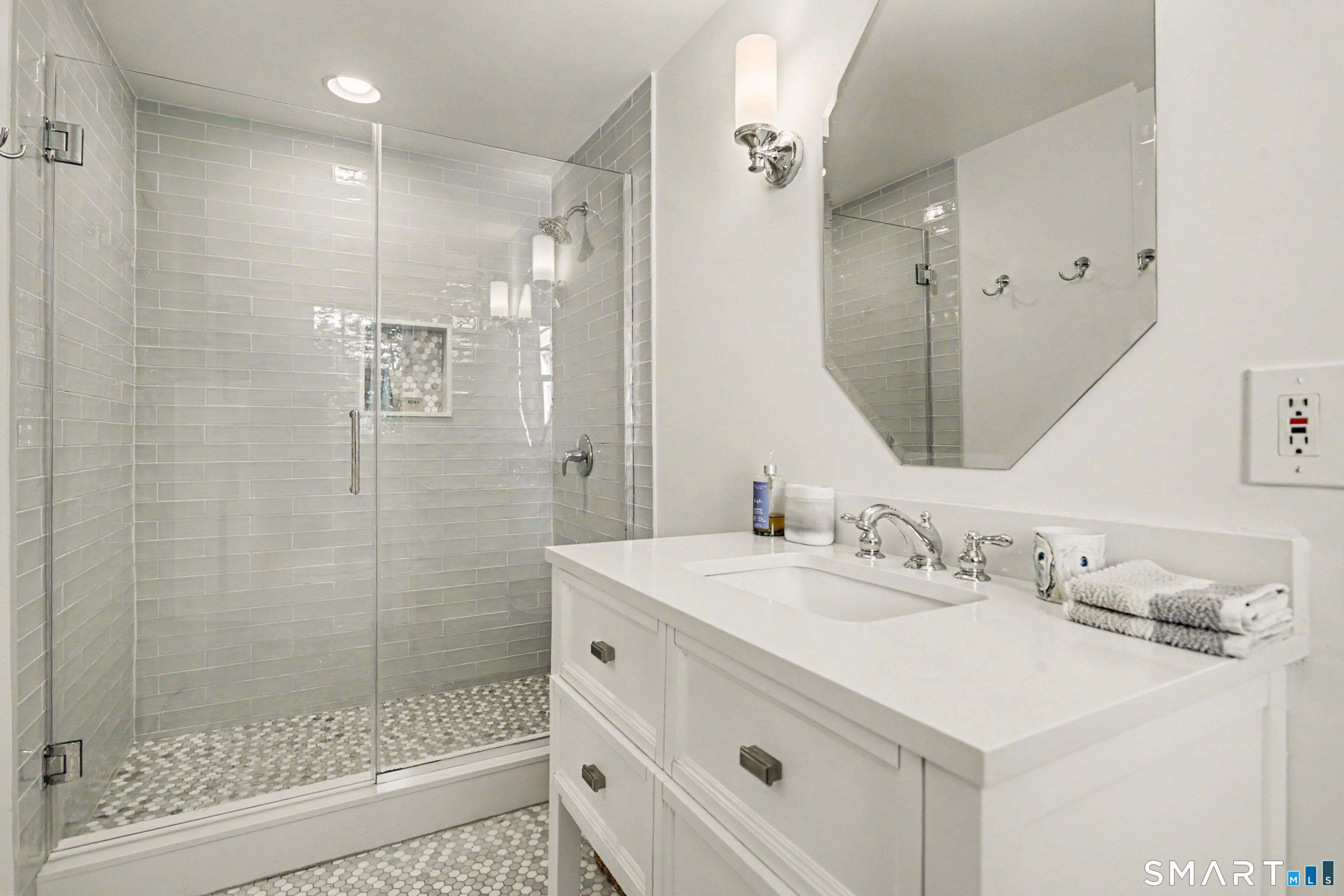 33 Walmsley Road Darien, CT 06820 - Photo 27 of 37