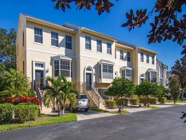 $259,000 | 1680 42nd Square, Unit 101, Vero Beach, FL 32960