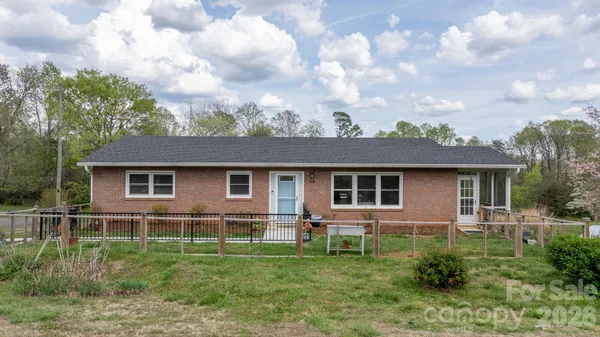 $300,000 | 118 Whitley Road, Morganton, NC 28655