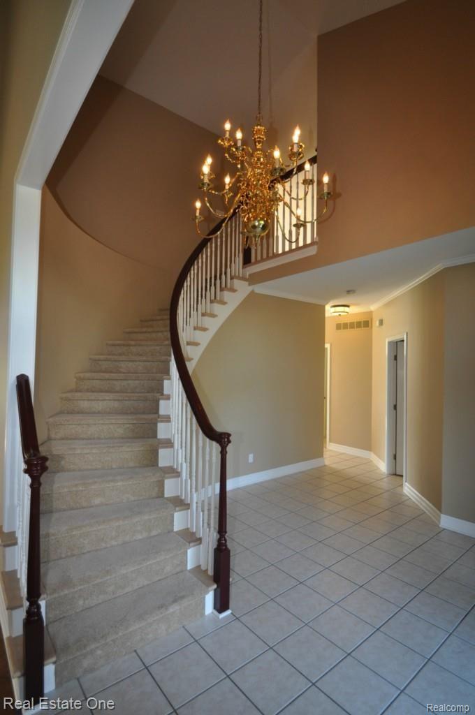 1847 Haverhill Drive Rochester, MI 48306 - Photo 3 of 36 3.JPG
