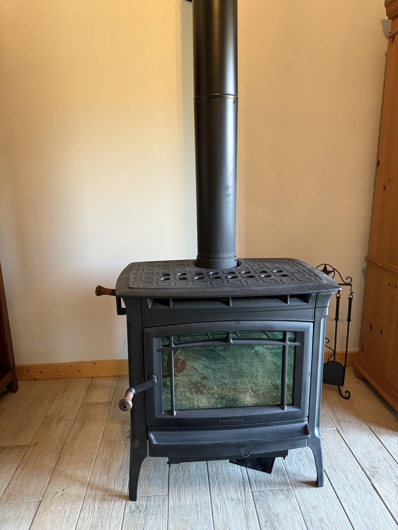 575 East Fork Road Whitleyville, TN 38588 - Photo 28 of 45 a view of fireplace with washer and dryer