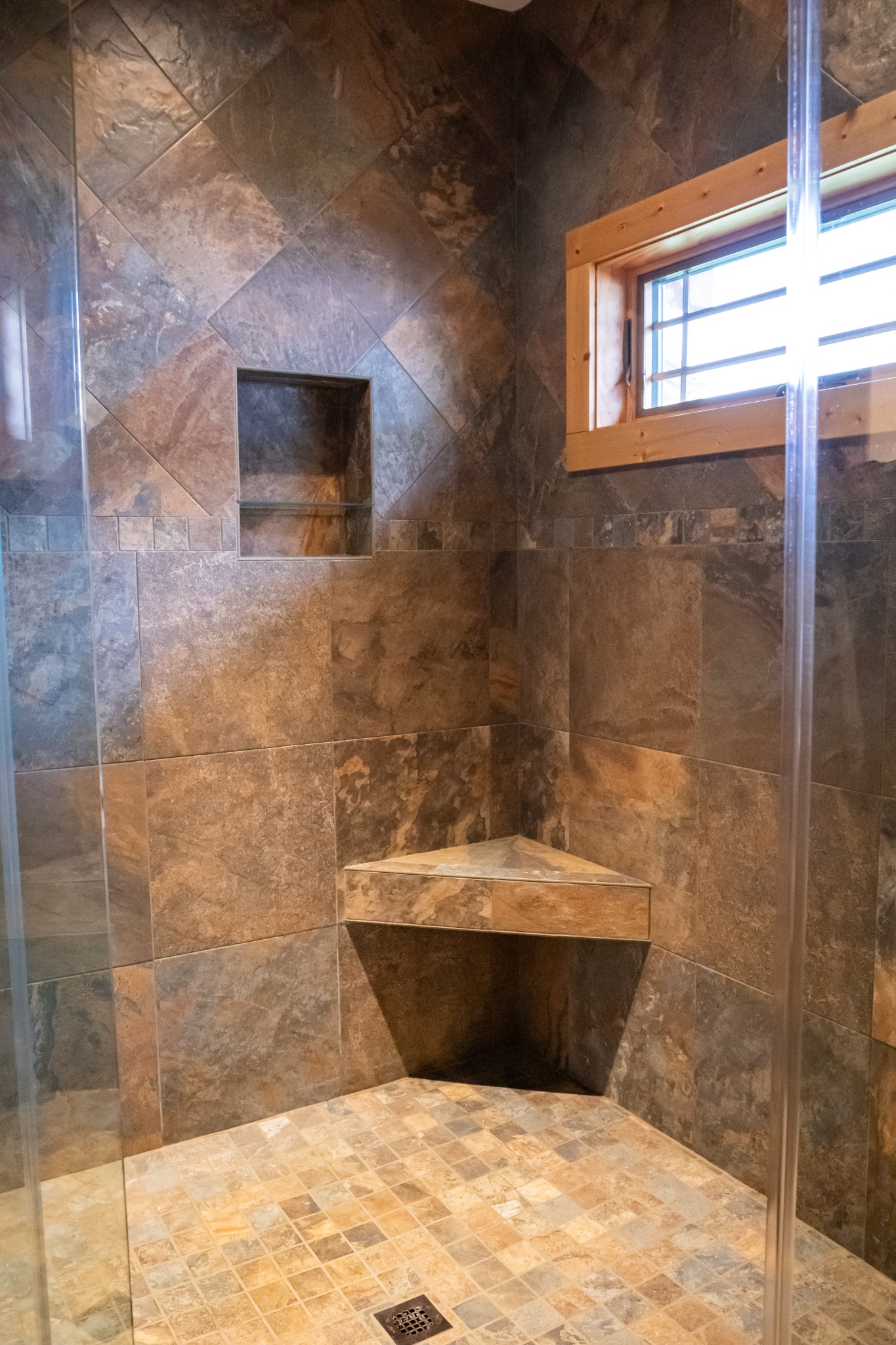 575 East Fork Road Whitleyville, TN 38588 - Photo 35 of 45 a bathroom with a bathtub