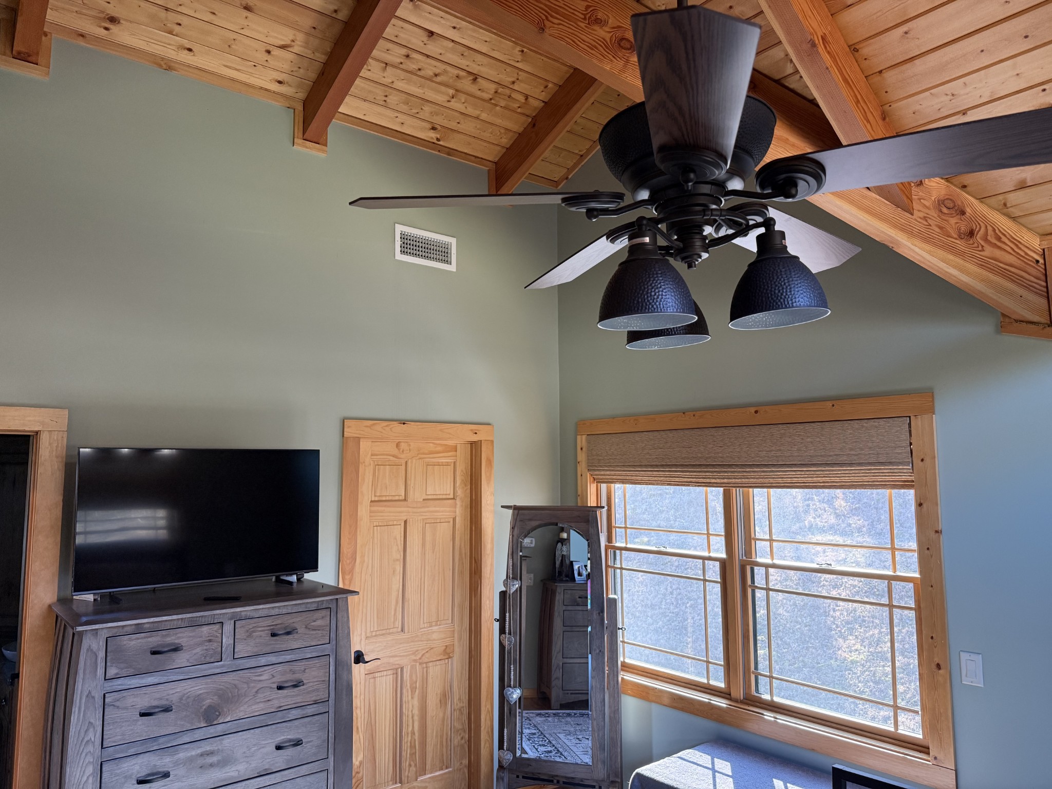 575 East Fork Road Whitleyville, TN 38588 - Photo 37 of 45 a view of a livingroom with furniture and a ceiling fan