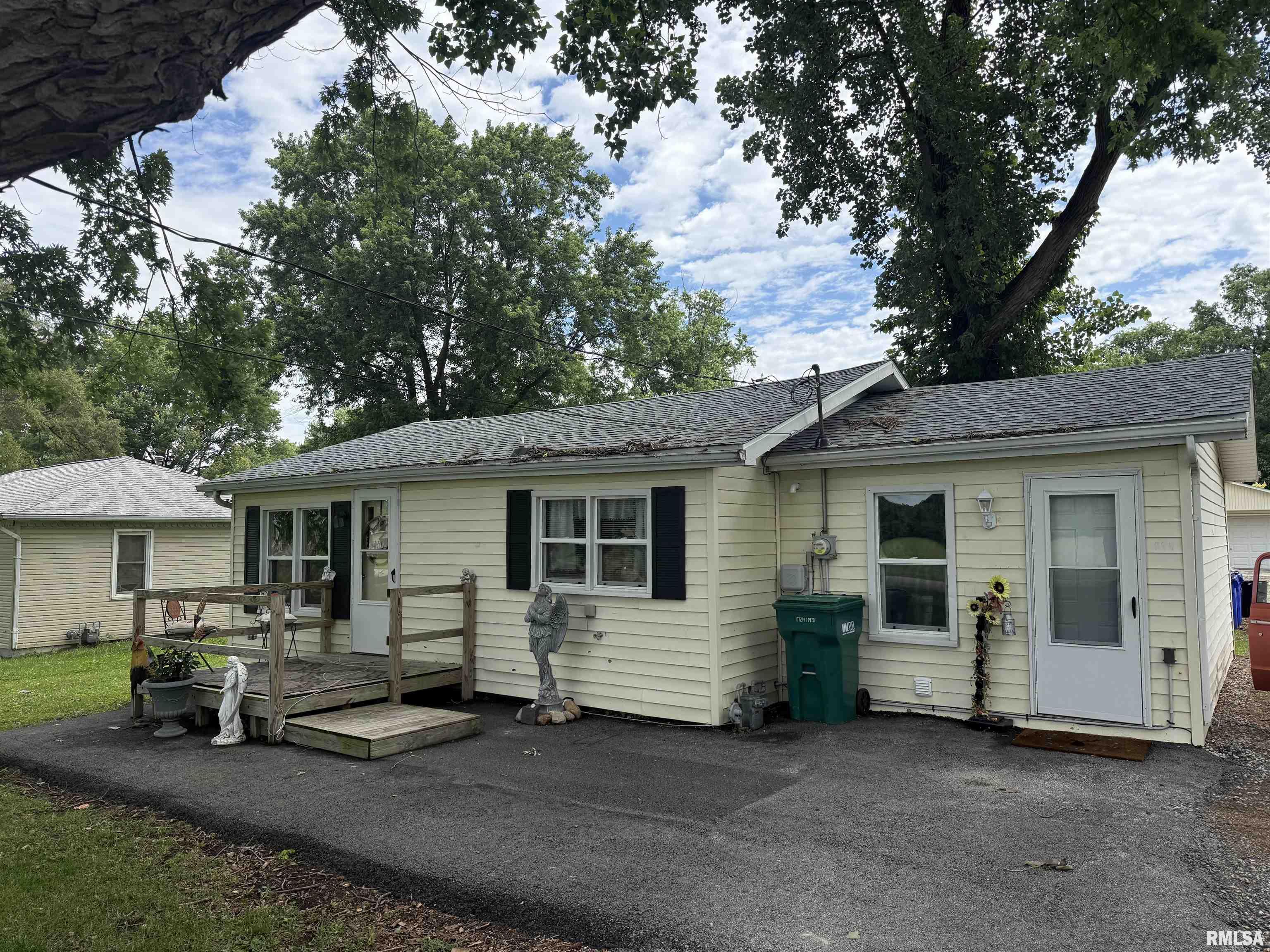 3534 North Charles Street Decatur, IL 62526 - Photo 1 of 17