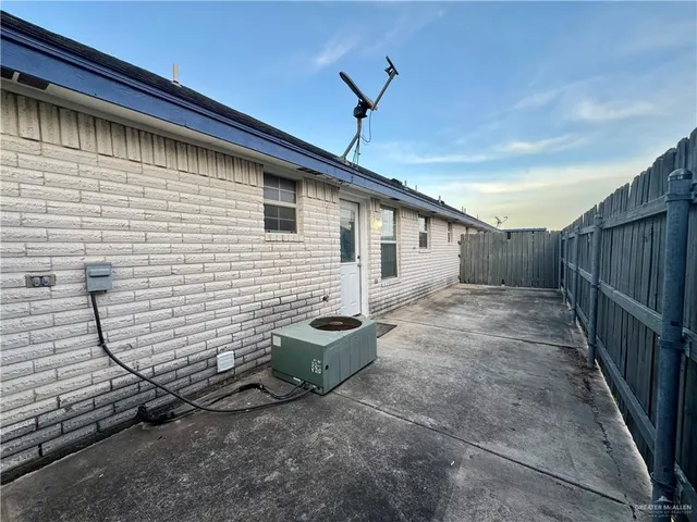 $900 | 2208 Dahlia Street, Pharr, TX 78577