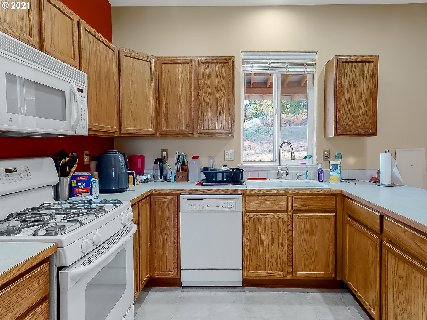 6066 Orchid Lane Springfield, OR 97478 - Photo 2 of 21 Gallery Image 2