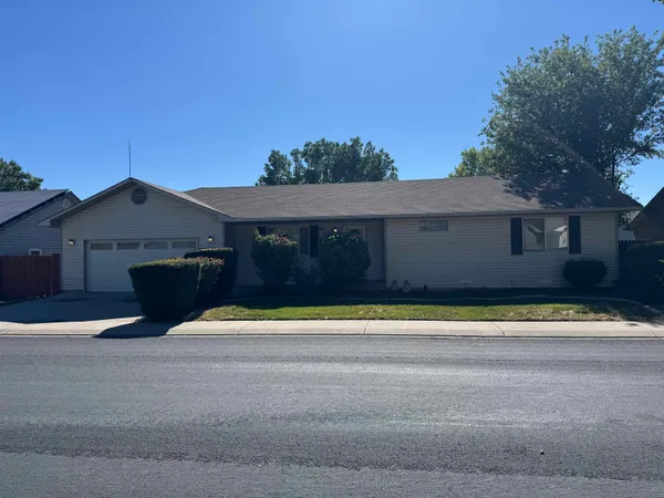 $369,900 | 571 Greenfield Circle East, Grand Junction, CO 81504