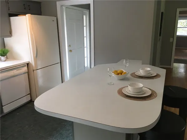 $2,700 | 4 Peachtree Lane, Perinton, NY 14534