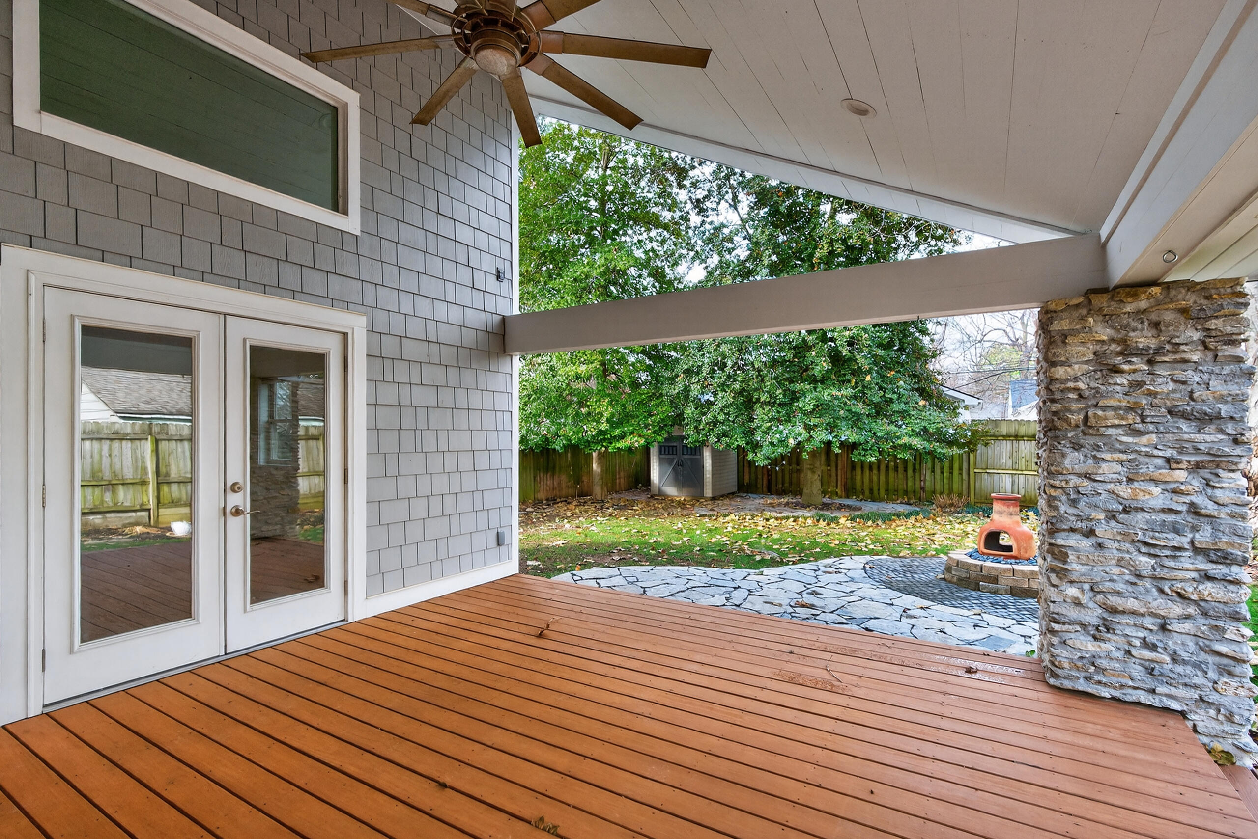 433 Holiday Road Lexington, KY 40502 - Photo 36 of 47 Back Patio