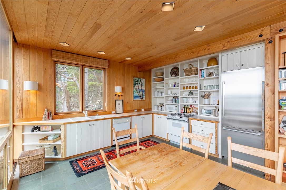 263 Peninsula Road Decatur Island, WA 98221 - Photo 7 of 25