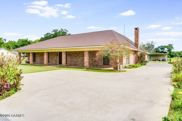 $274,900 | 1210 South Henry Street, Abbeville, LA 70510