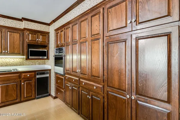 $274,900 | 1210 South Henry Street, Abbeville, LA 70510
