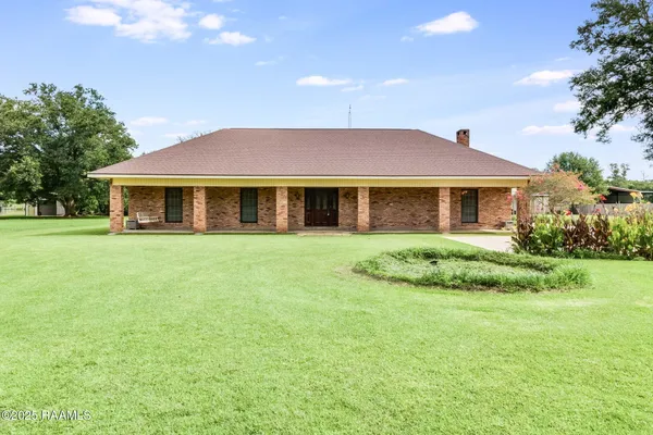 $274,900 | 1210 South Henry Street, Abbeville, LA 70510