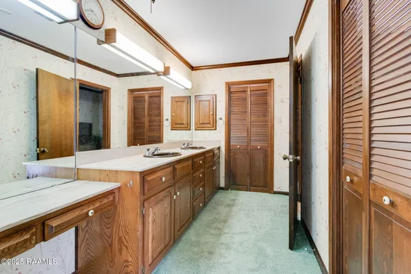 $274,900 | 1210 South Henry Street, Abbeville, LA 70510