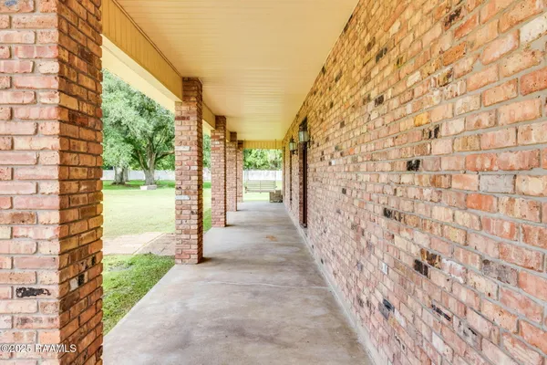$274,900 | 1210 South Henry Street, Abbeville, LA 70510