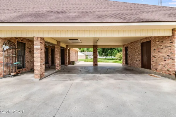 $274,900 | 1210 South Henry Street, Abbeville, LA 70510