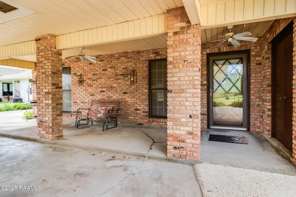 $274,900 | 1210 South Henry Street, Abbeville, LA 70510