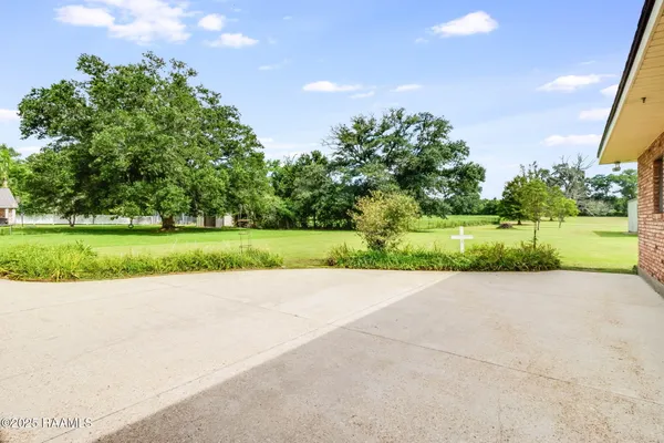 $274,900 | 1210 South Henry Street, Abbeville, LA 70510