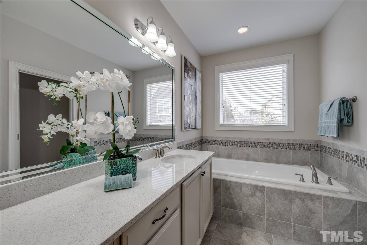 633 Fallon Grove Way Raleigh, NC 27608 - Photo 17 of 30