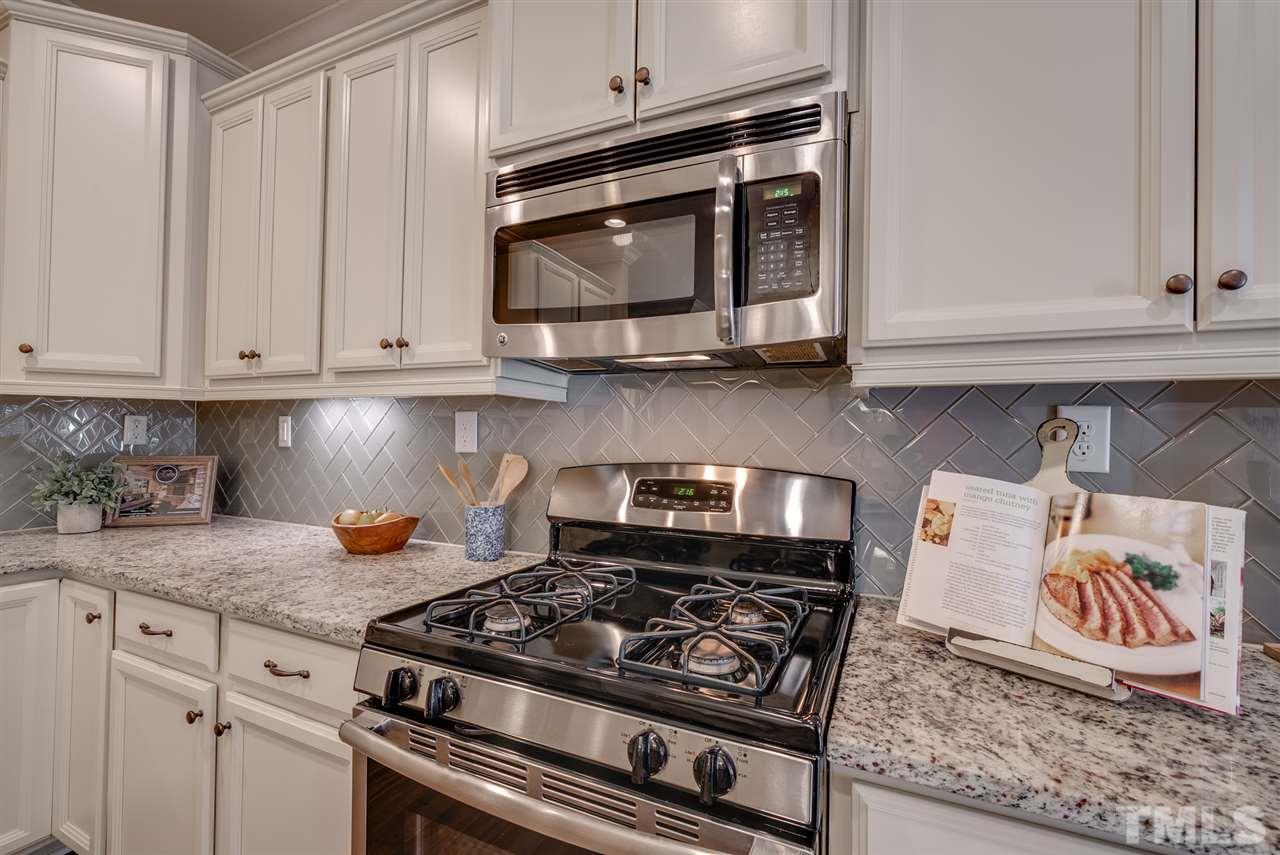 633 Fallon Grove Way Raleigh, NC 27608 - Photo 10 of 30